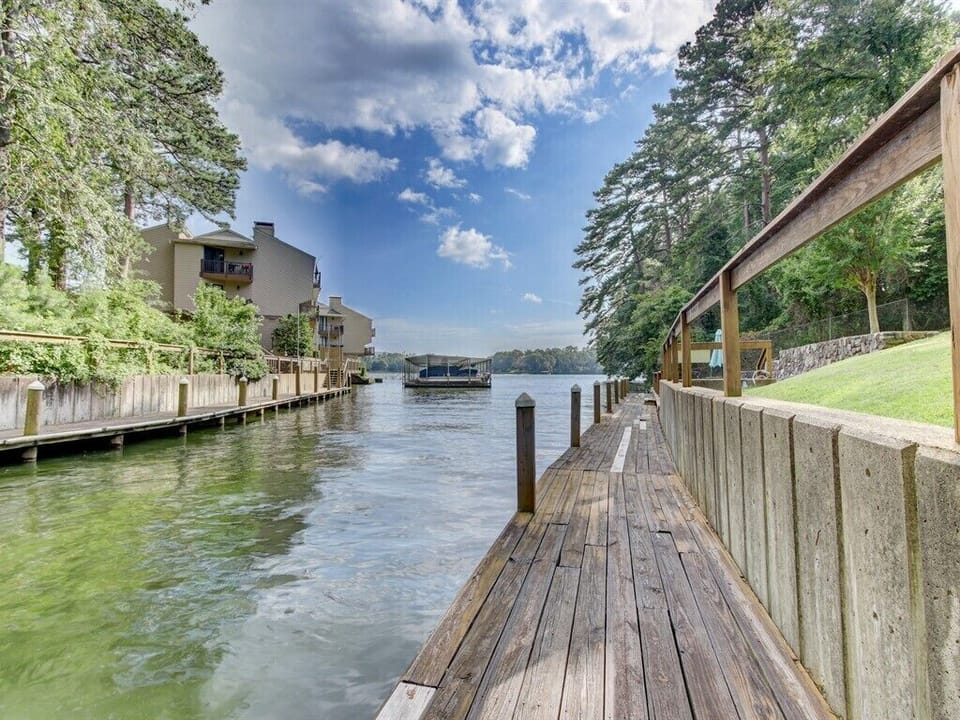 LAKE ACCESS plus you can tie up your boat here for the day!  Marina close by...