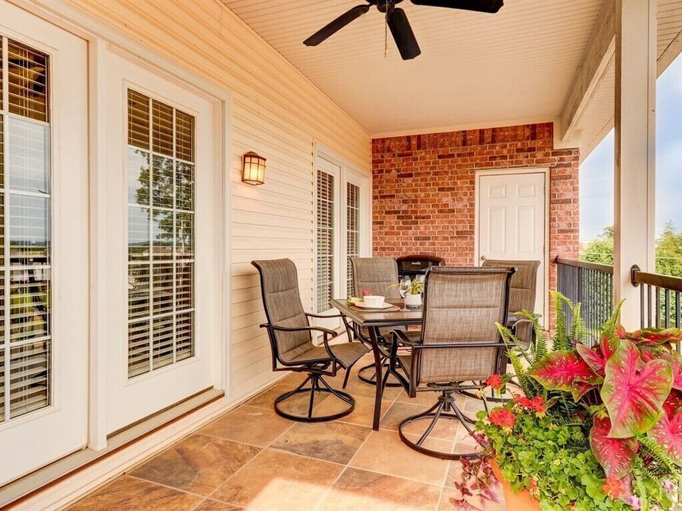 ...and outdoor dining & grilling