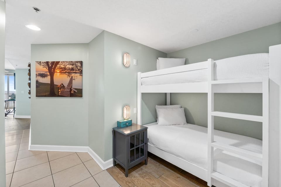 Bunk Alcove