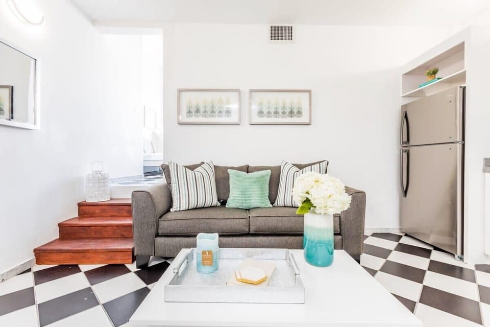 Lounge area for 2 with coffee table