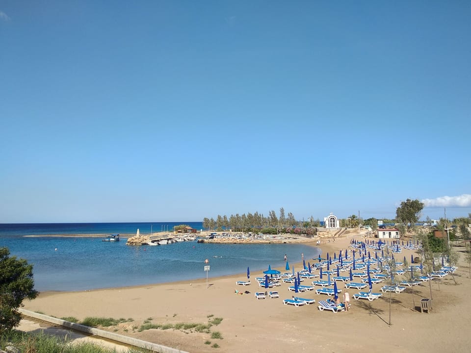 Trinity Beach 7 min drive away