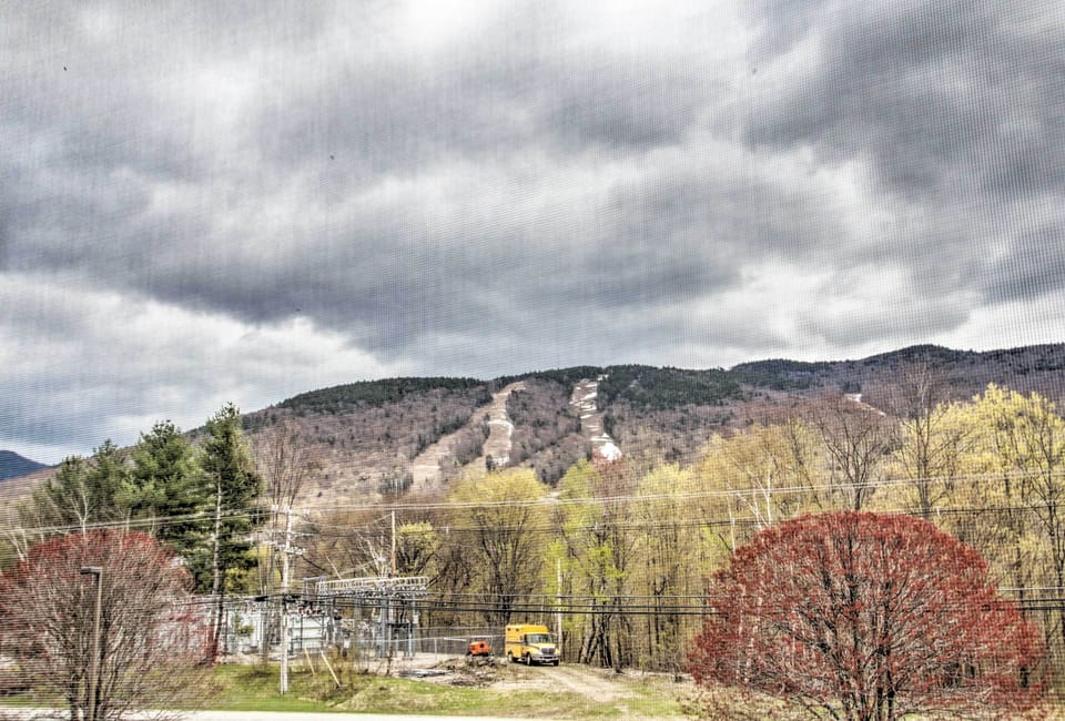 Exterior | Nearby Ski Area