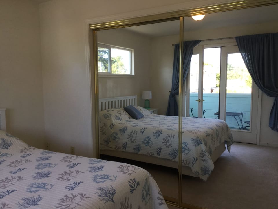 Front bedroom with deck