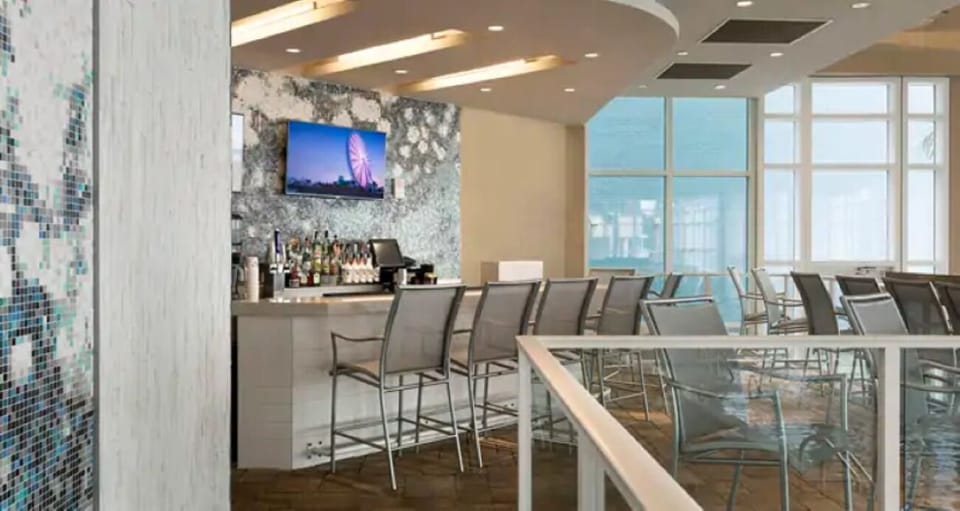 poolside bar