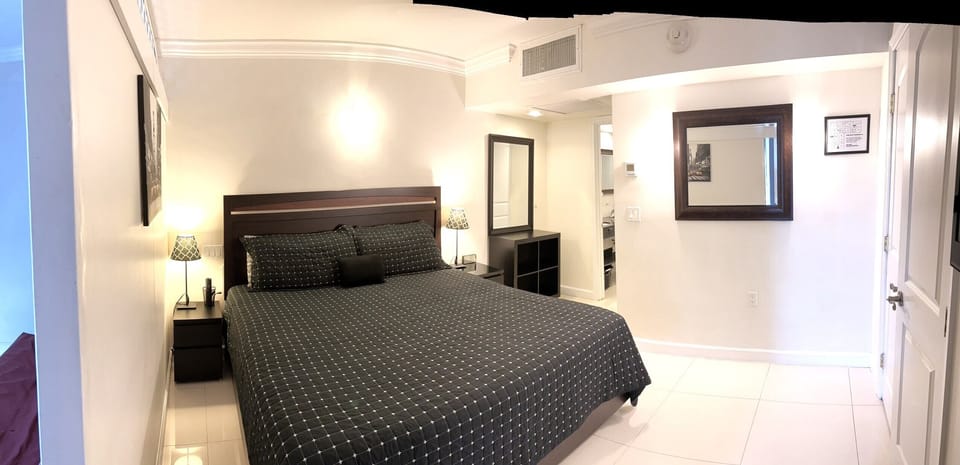 MASTER EN-SUITE
