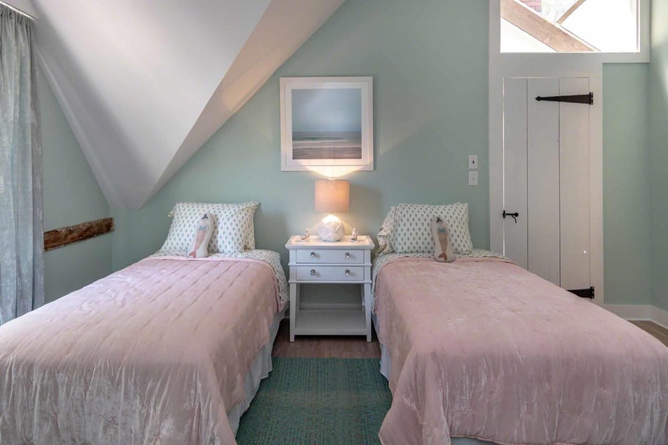 Bedroom 4 Has Two Twin Beds, Vaulted Ceilings and Private Bathroom - Second Floor