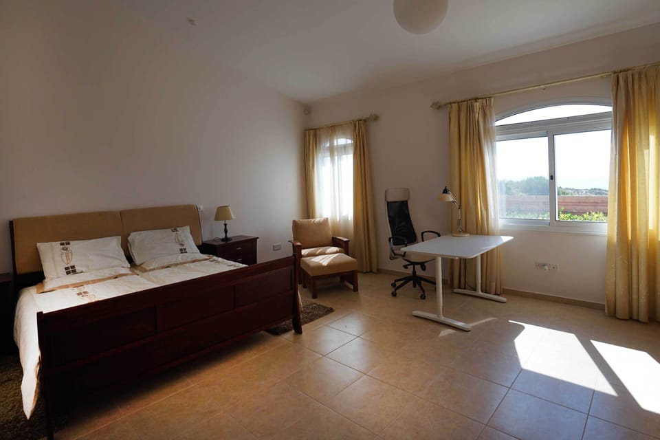 Master-bedroom
