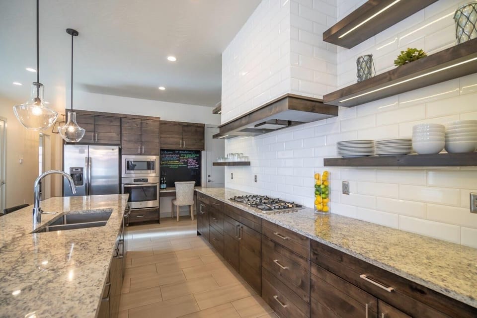 Deluxe, well-equipped kitchen with stainless steel appliances