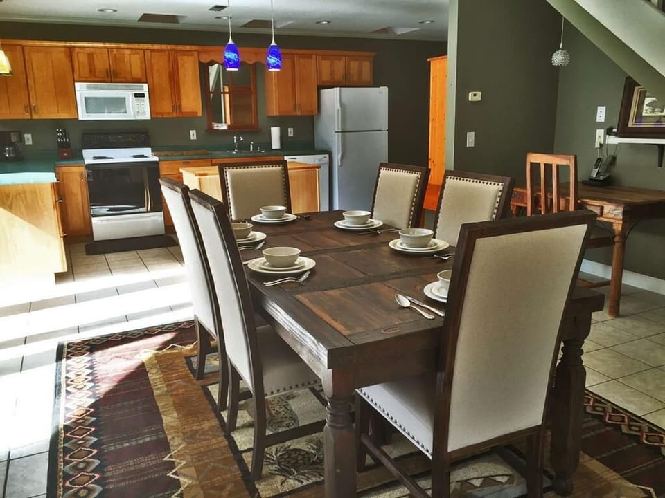 RCC-dining-table-kitchen