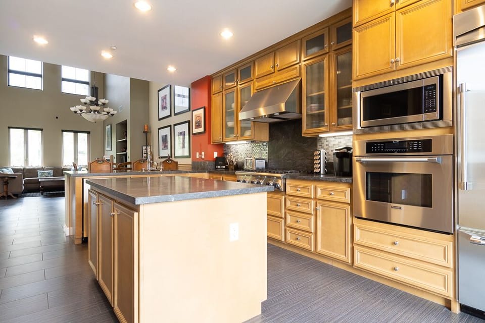 Full Size Kitchen
