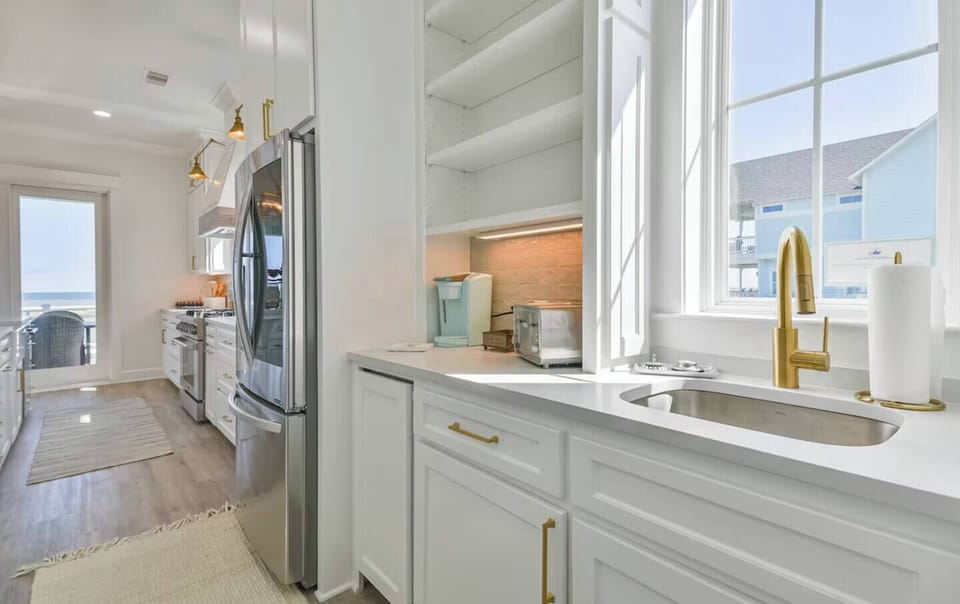 Kitchen Coffee Bar Area with extra sink