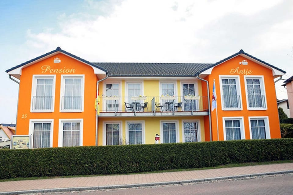Room 9 - Pension and Apartments Haus Antje Bed and Breakfast in Heringsdorf