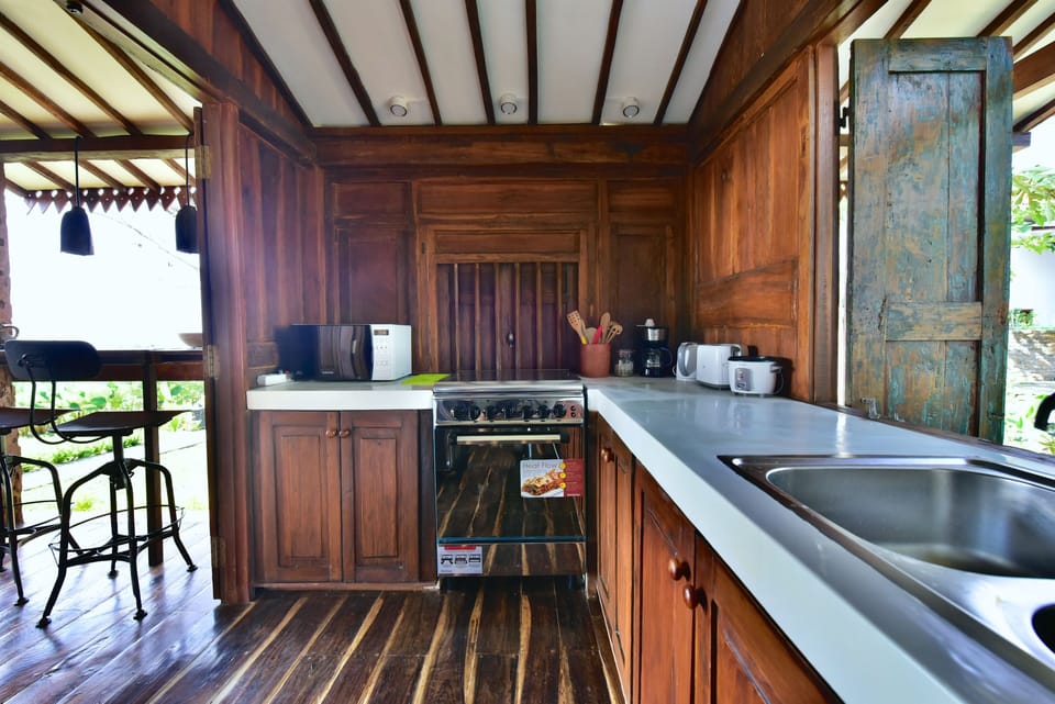 Fully equipped kitchen