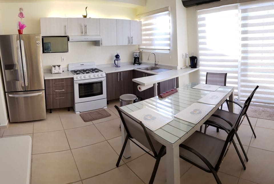 Eating area in kitchen
