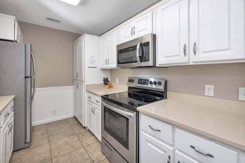 423 Arnold - Sea Turtle Compound - Kitchen