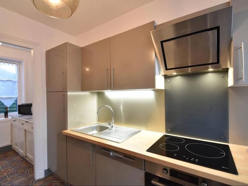 Kitchen (1)