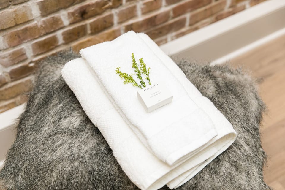 Bathroom amenities