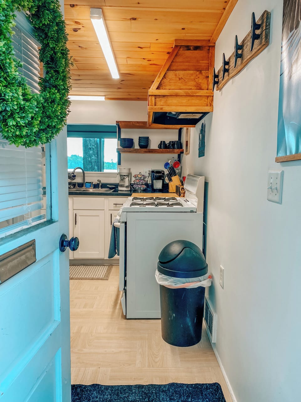 The kitchen is the first room upon entry to Whitetail Cottage.