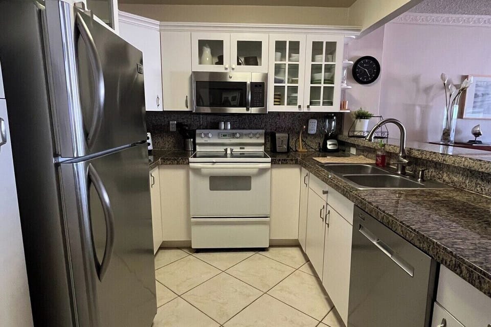 Fully equipped kitchen