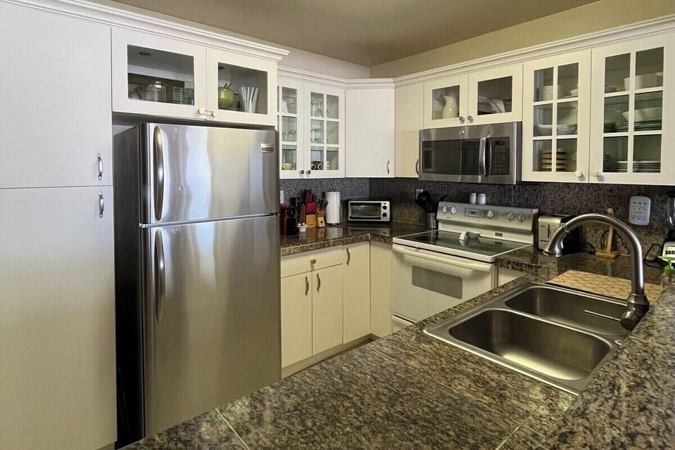 Fully equipped kitchen