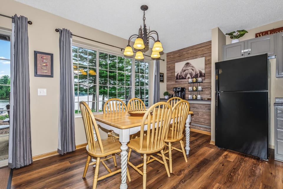 Enjoy diing in or your morning coffee with a great view
