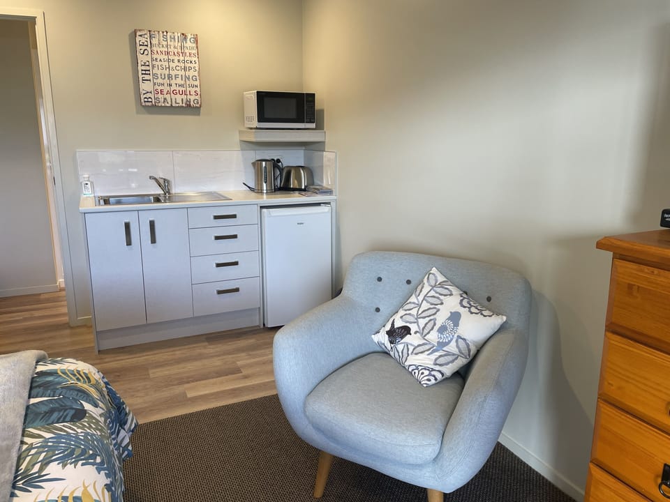 Studio/bedroom 3, with kitchenette, downstairs