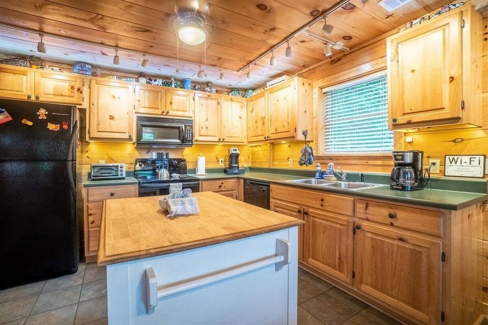 ALPINE ROSE - Kitchen