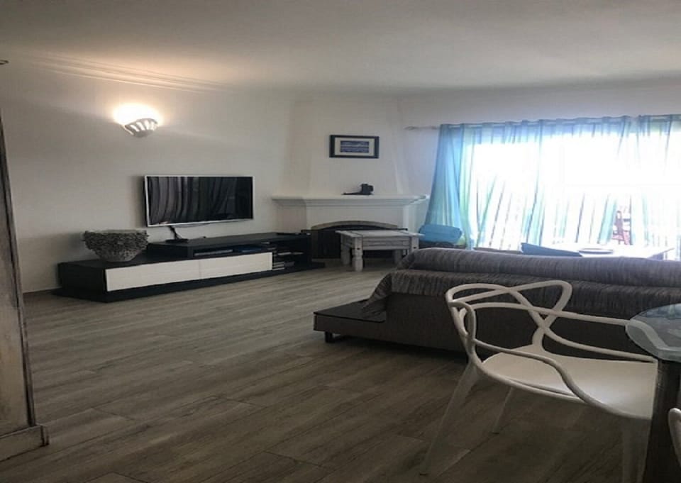 The lounge 