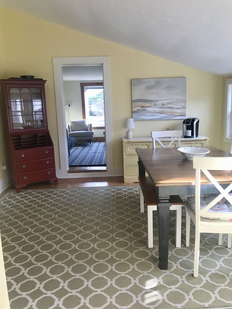 Dining room with expandable large table.
