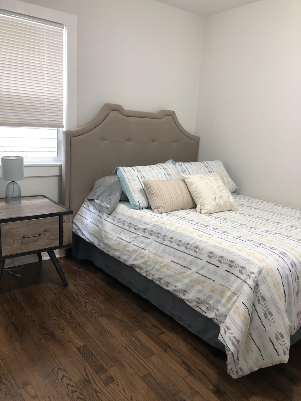 2nd bedroom- full size bed and closet