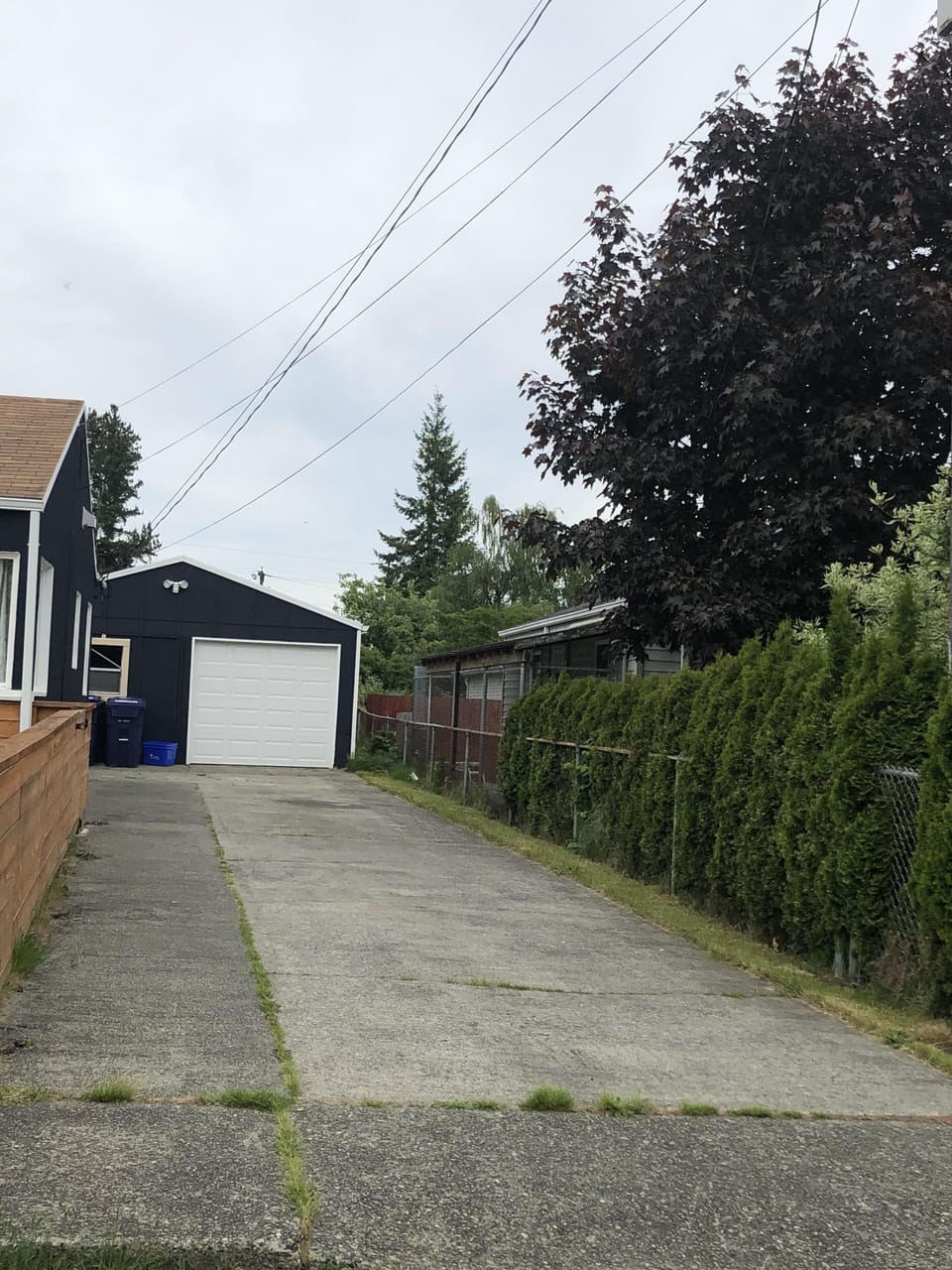 Driveway for lots of parking