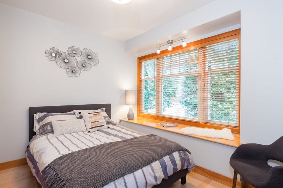 Second bedroom