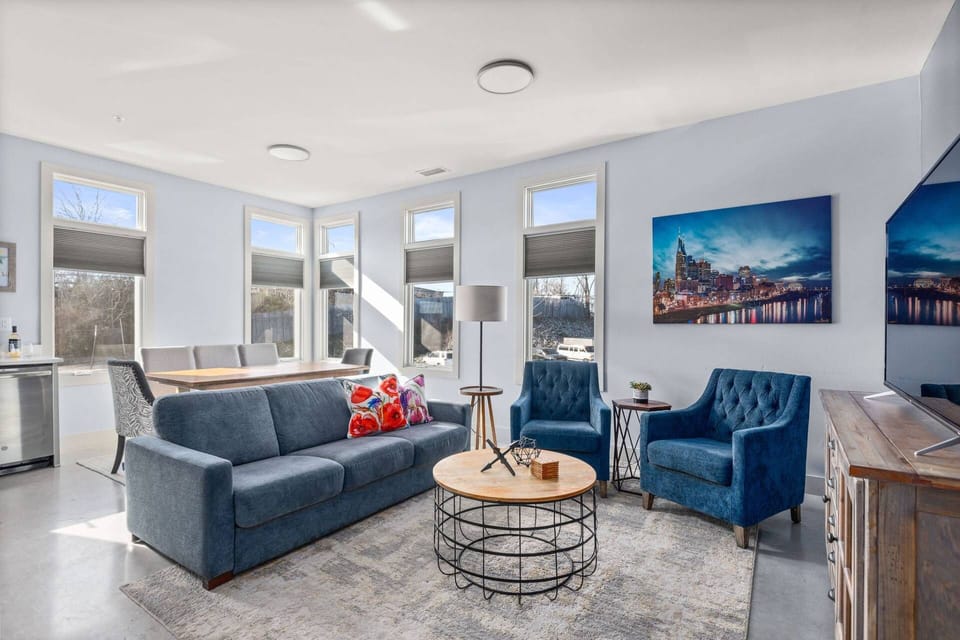 Family and friends will love this open space for relaxing