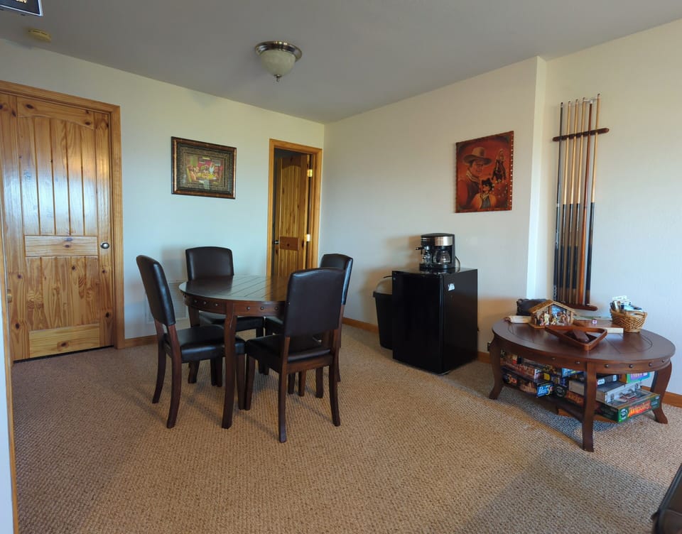 Lower level entertainment area