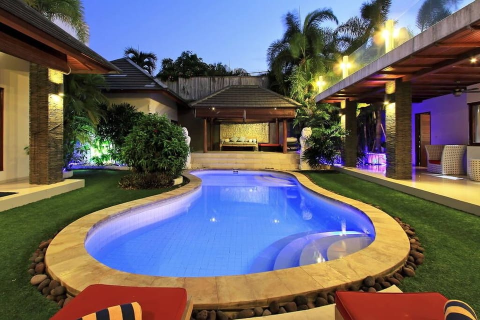 Cantik, 5 BR Seminyak
