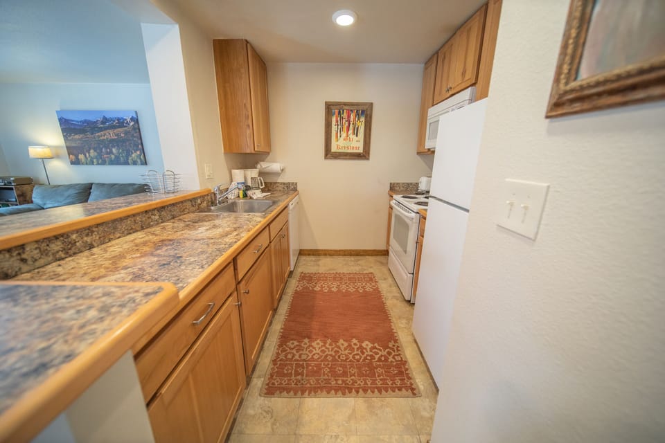 Large, bright kitchen