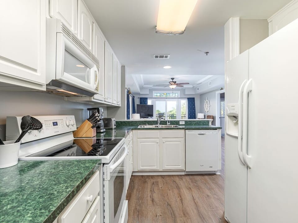 Fully equipped kitchen