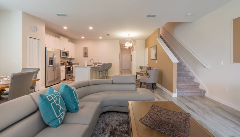 LIVING ROOM 4