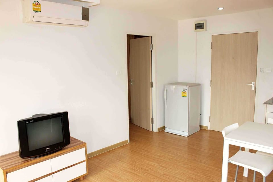 New and Modern Studio 24-4