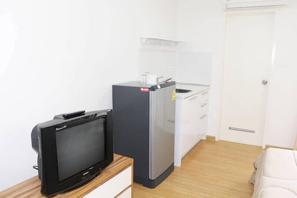 New and Modern Studio 24-4