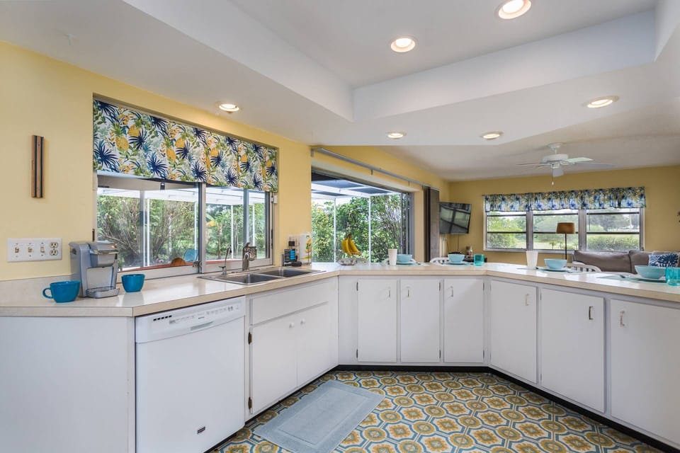 Large open kitchen with lots of room and all the appliances you need to make home cooked meals for the family