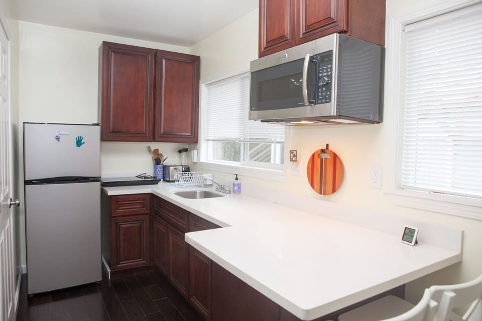 Fully stocked area for meal prepping and dining