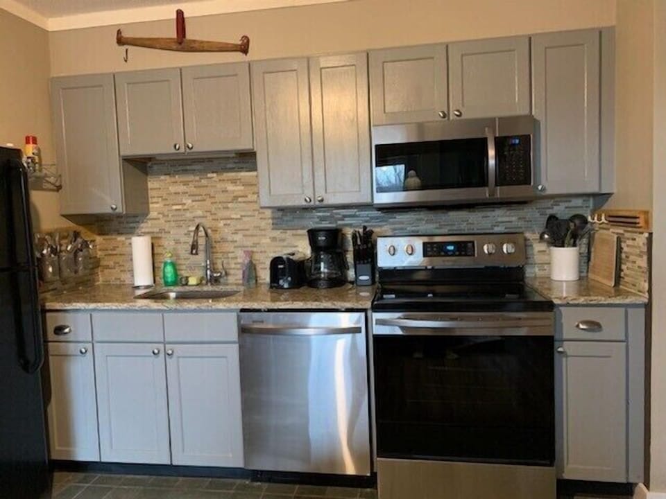 Renovated Full Kitchen with brand new appliances 