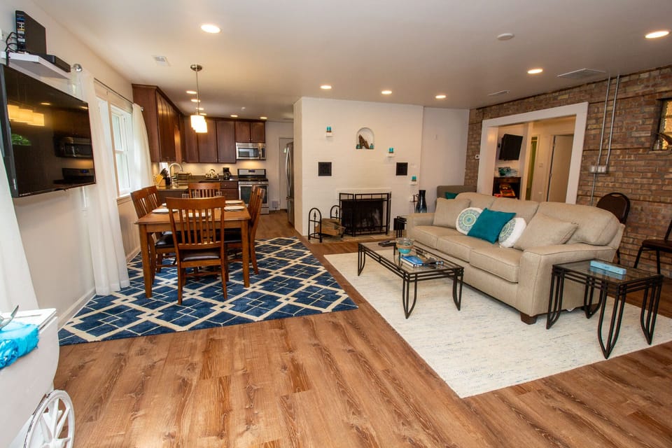 Main Level | Living Room