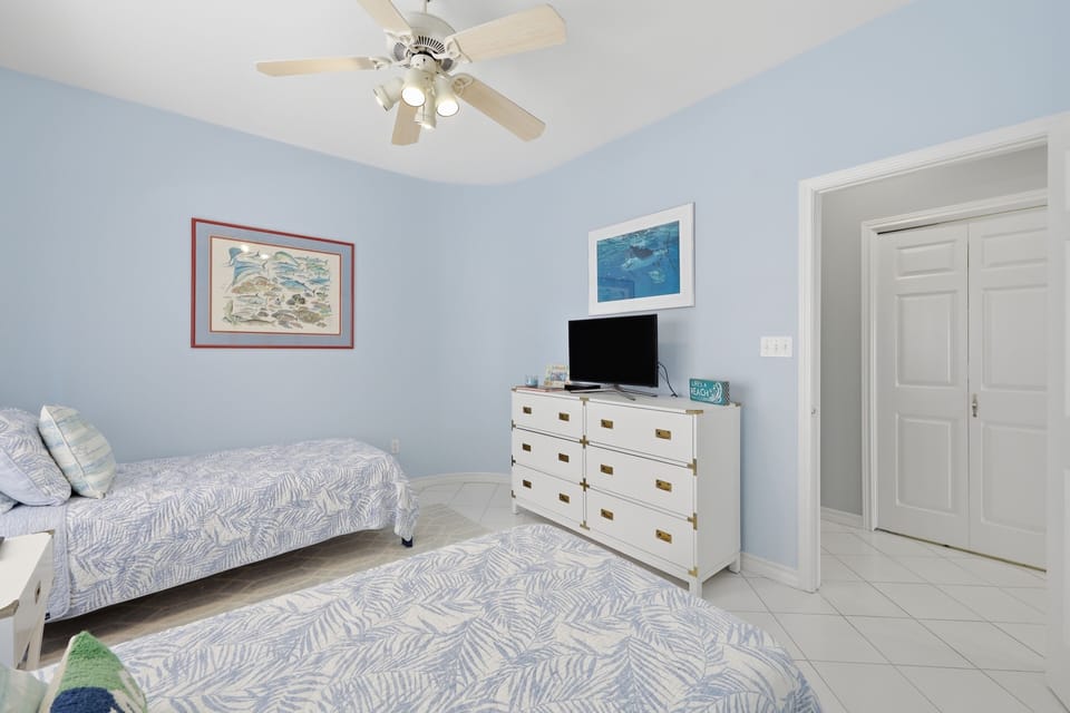 Indoors, Furniture, Bed, Screen, Appliance