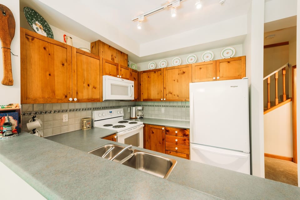 Kitchen - New appliances and a fully stocked kitchen will make meal-cooking a breeze. Unlimited coffee, tea and hot chocolate provided!