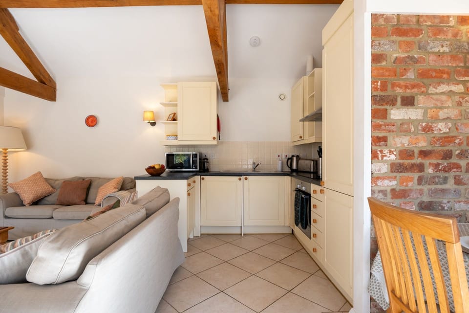 Blossom Barn Kitchen - StayCotswold