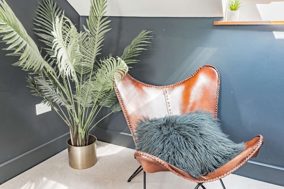 The Stables Bedroom - StayCotswold