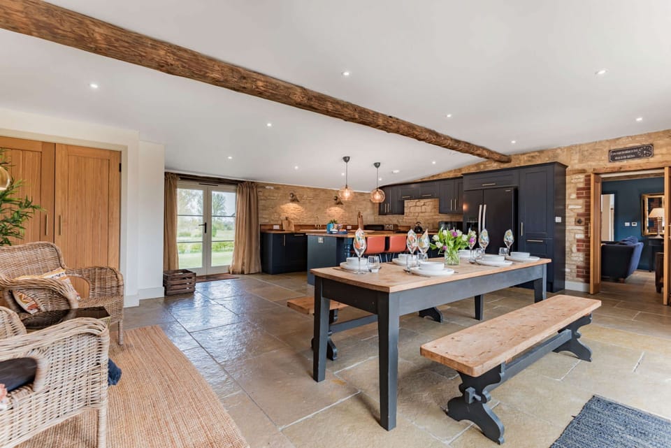 The Stables Dining Area - StayCotswold