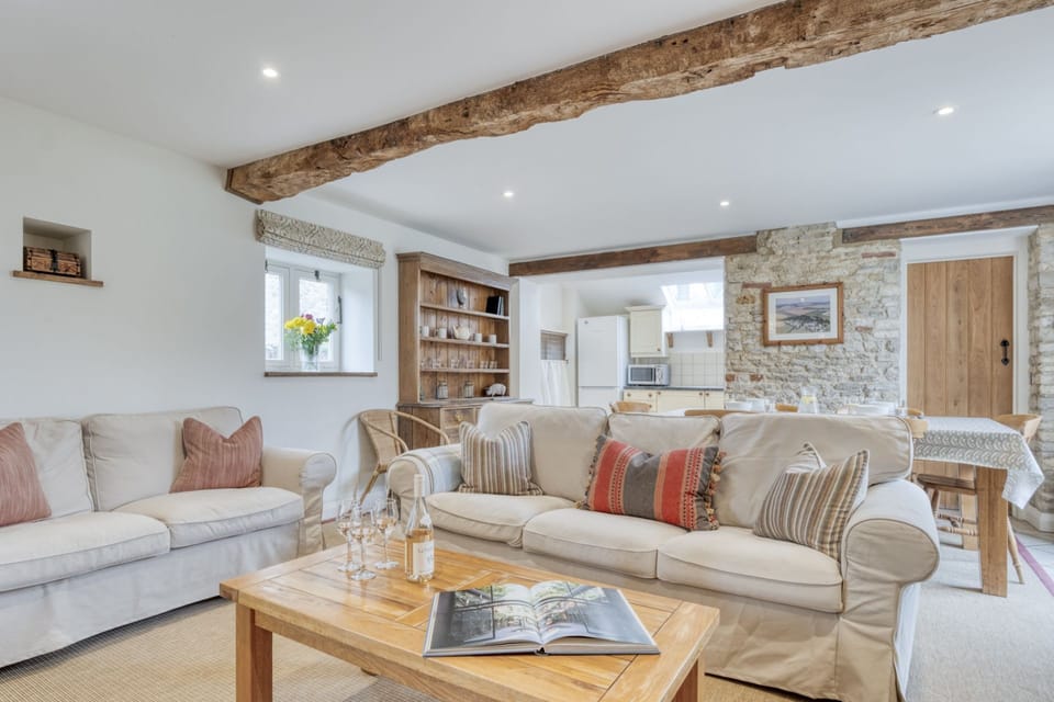 Prince Barn Sitting Area - StayCotswold